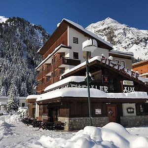 Piz-Hotel